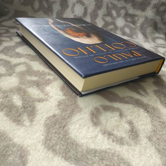 The witch of Portobello - Paulo Coelho hardcover fiction novel - Picture 4 of 8